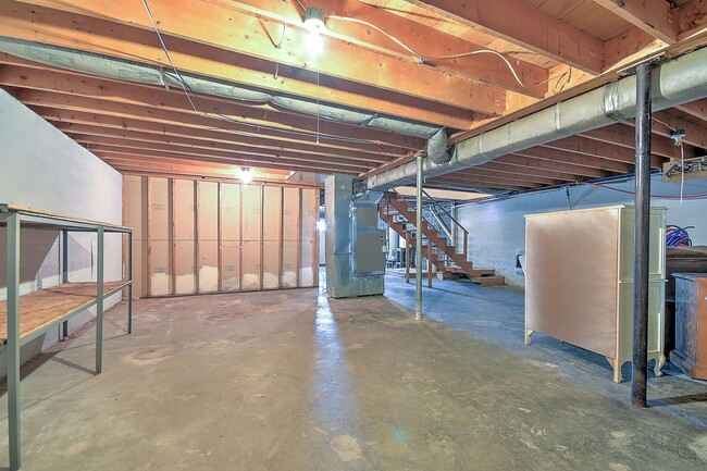 Photo - 185 Woodland Cir