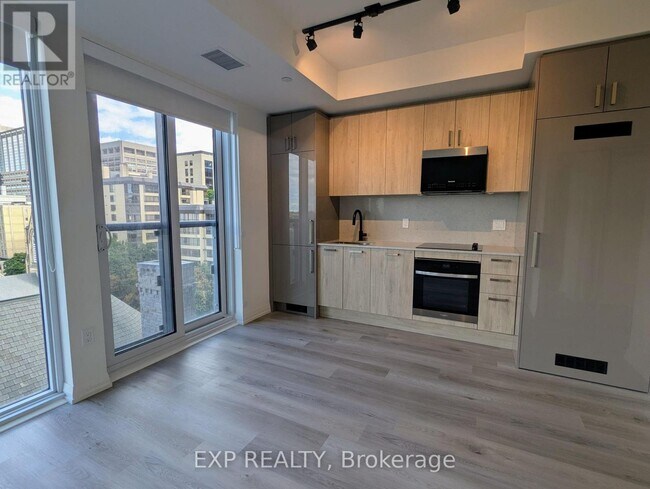 Photo - 280 Dundas St W Unit 814