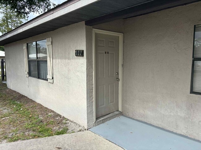 Building Photo - 3875 NW Huntsboro St Unit 3875 NW Huntsboro St 101