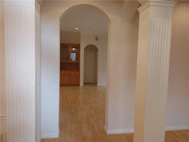 Photo - 609 Sunningdale