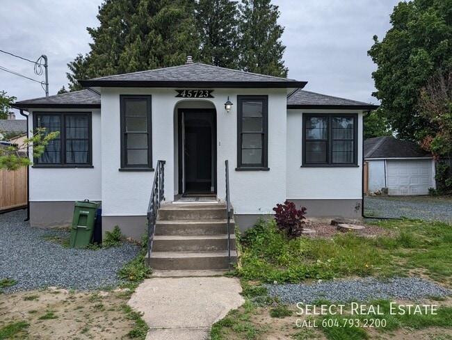 Building Photo - 45723 Lewis Ave