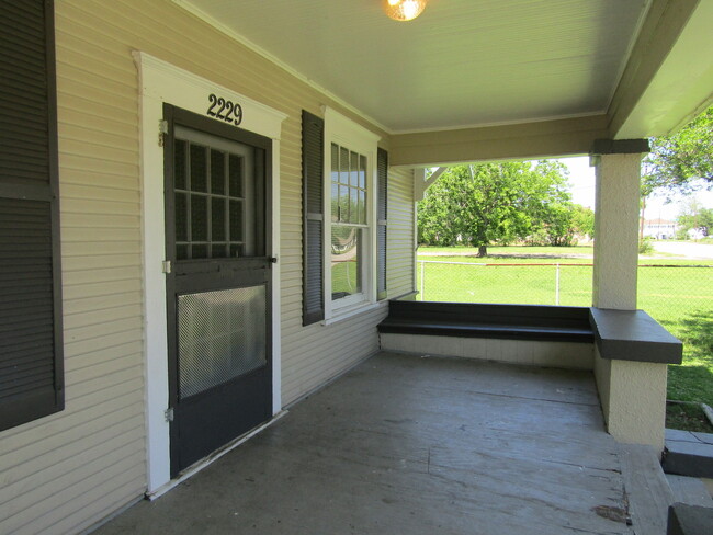 Photo - 2229 Procter St