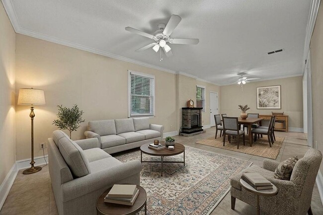2132 Dunwoody Glen