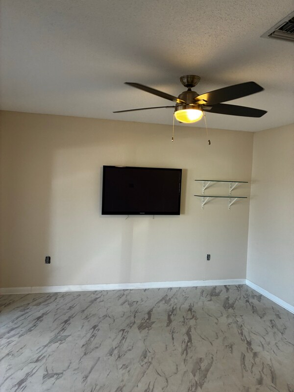 Photo - 5428 Larchmont Ct