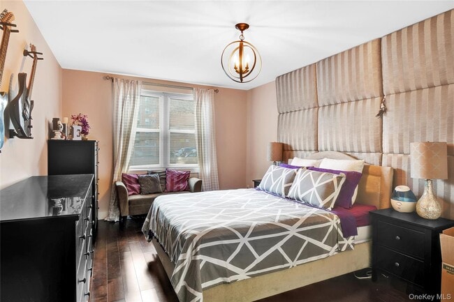 Building Photo - 315 W 232nd St Unit 1F