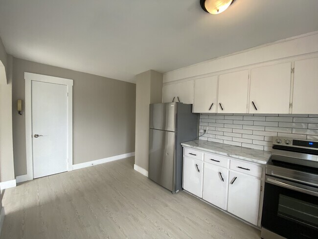 Photo - 46 Terris Ave Unit 6