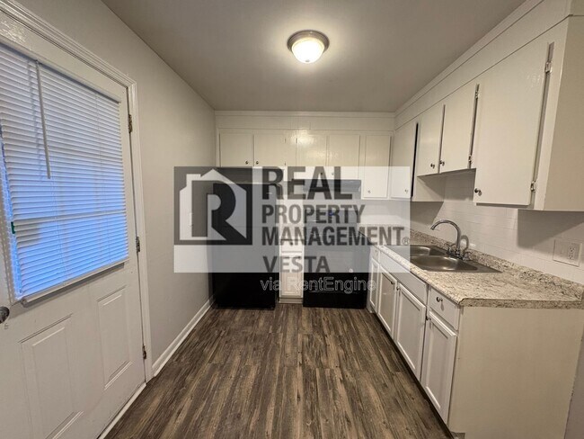 Photo - 406 Russell Pkwy Unit 5