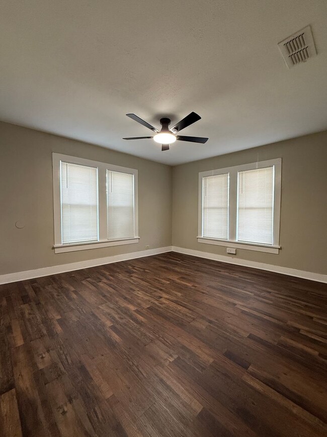 Photo - 1 Bedroom 1 Bath - Fenced Yard