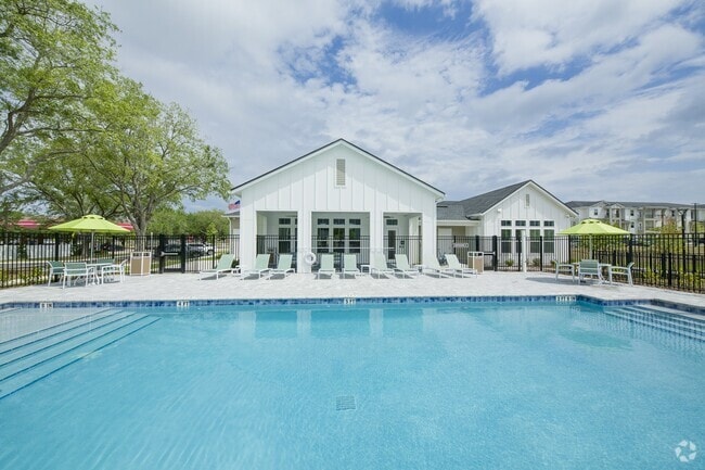 Building Photo - Madison Palms Rental