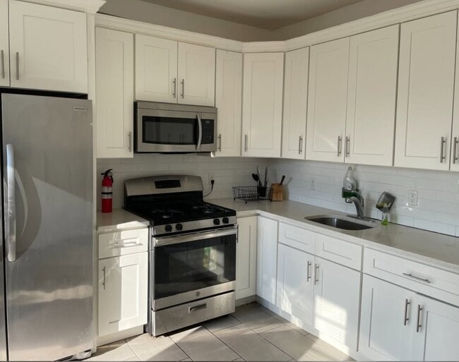 280 Morris Ave Unit 2