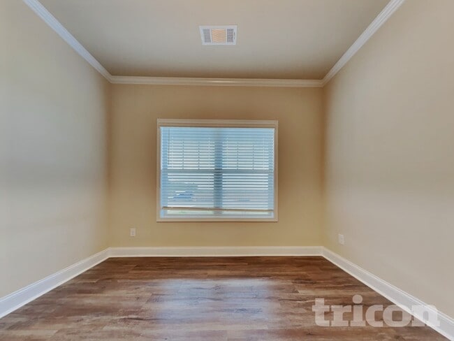 Photo - 121 Kennelsman Dr