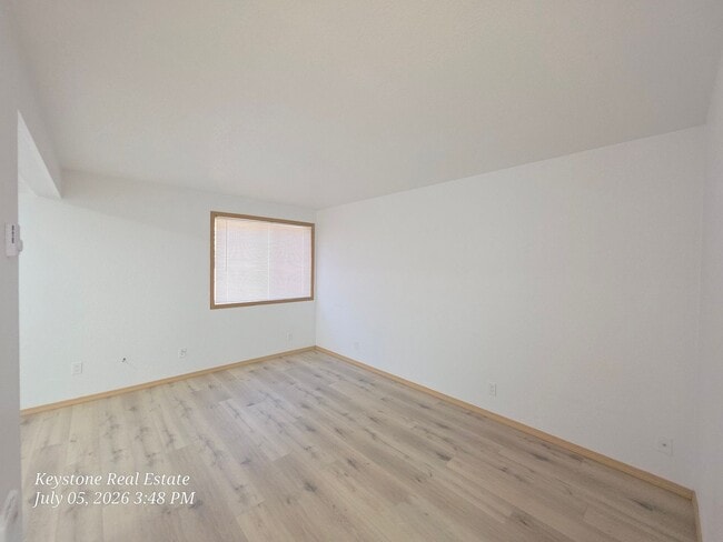 Building Photo - 01211 Unit 01213