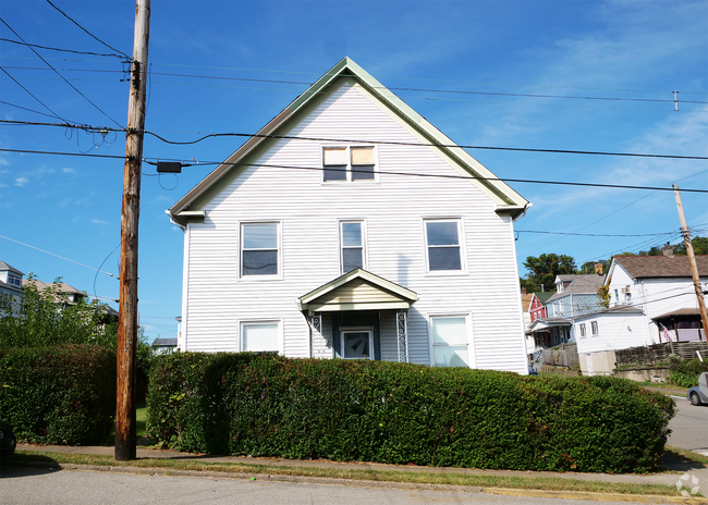 Building Photo - 515 8th St Unit 515 8th St. Glassport PA 15045 -  1 Rental