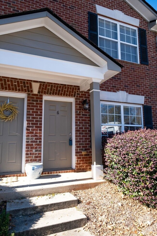 Photo - Available Now: 2 Bedroom, 2.5 Bath Condo in East Athens