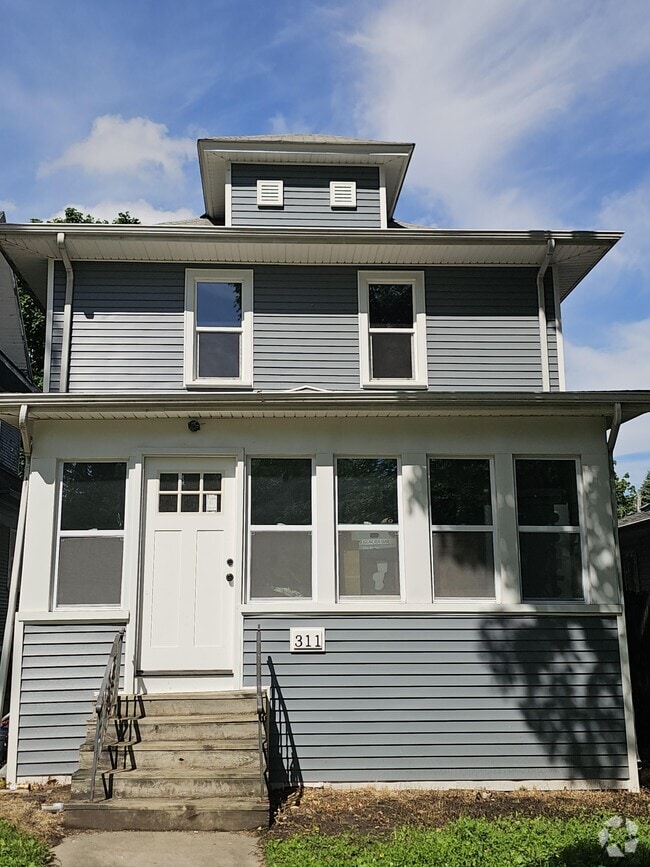 Building Photo - 311 Locust St Rental