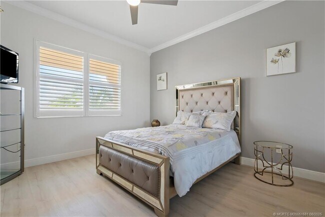 Photo - 34 Harbour Isle Dr W Unit 303