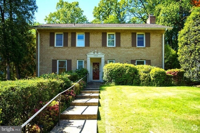 Building Photo - 5908 Walhonding Rd Rental