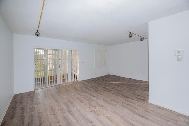 Building Photo - 5501 NW 2nd Ave Unit 202
