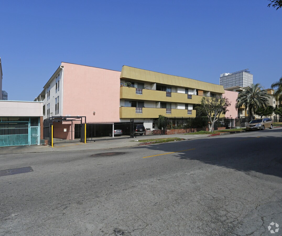 737 S Oxford Ave - 737 S Oxford Ave