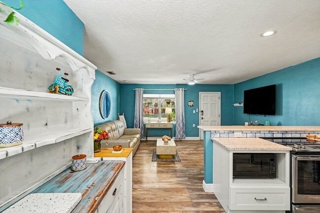Photo - 122 East Ct