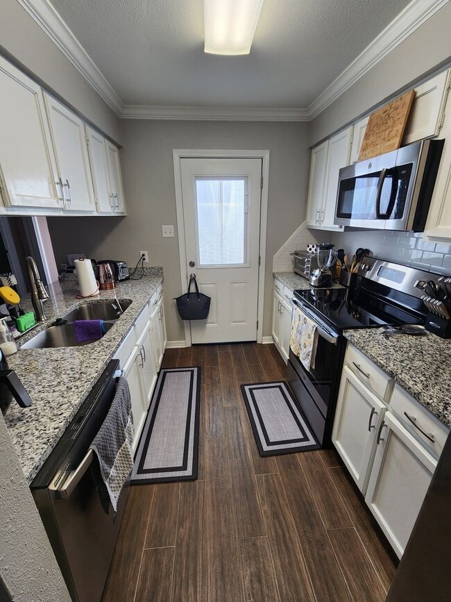 Photo - 3 Bedroom 2.5 Bath in TOWN SOUTH ESTATES