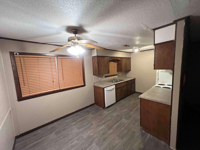 Photo - 605 22nd St Unidad 635