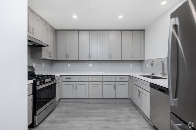 Interior Photo - 1408 Barry Ave Rental