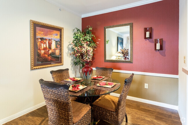 2 HAB, 2 BA - 1,040&nbsp;ft² - Mission Ranch Apartments