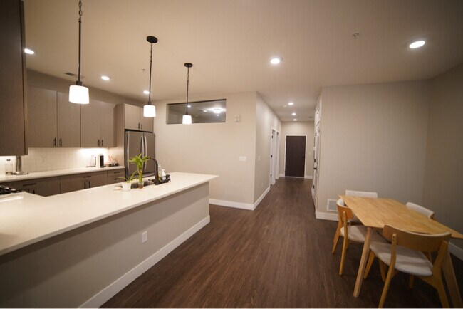 Building Photo - 2729 W 28th Ave Rental