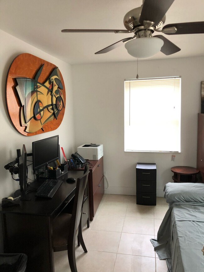 Photo - 12215 Lakeshore Dr Unit 13