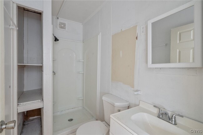 Building Photo - 6 N 4th St Rental