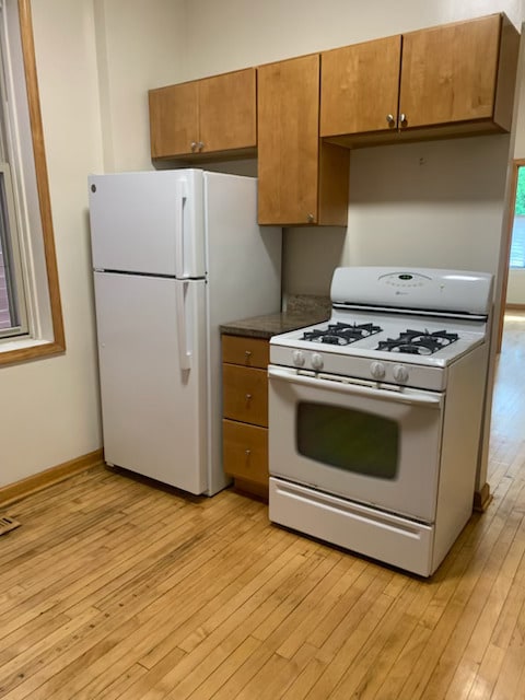 Building Photo - 1016 S May St