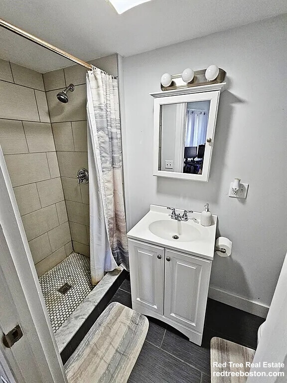 Photo - 240 Crescent St