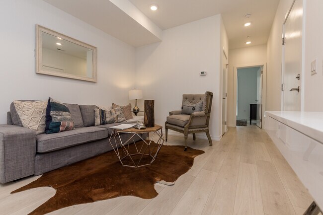 Photo - 1233 N 27th St Unit B