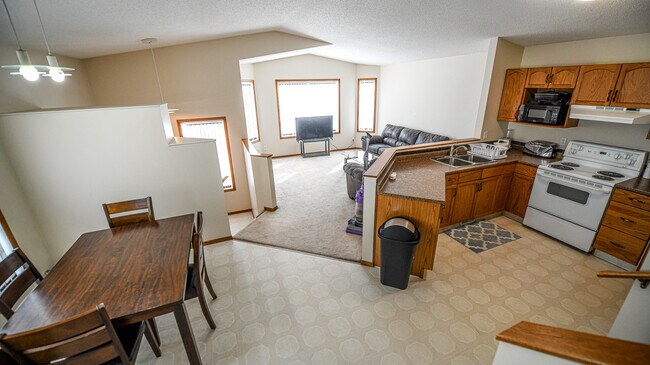 Photo - 9706-9126 126 Ave