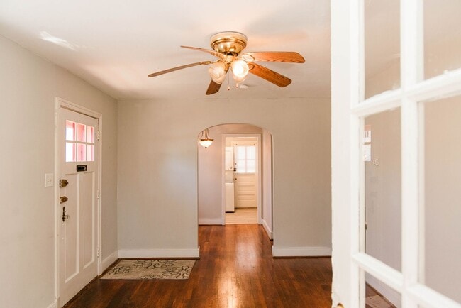 Building Photo - Conveniently located in South Richmond Near Midlothian Turnpike