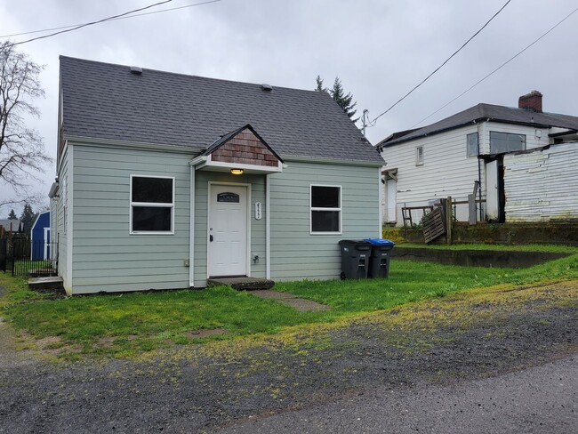 Building Photo - Charming Bremerton Home with Convenient Location
