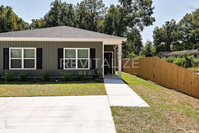 Building Photo - 129 Harris Ave Unit #B Rental