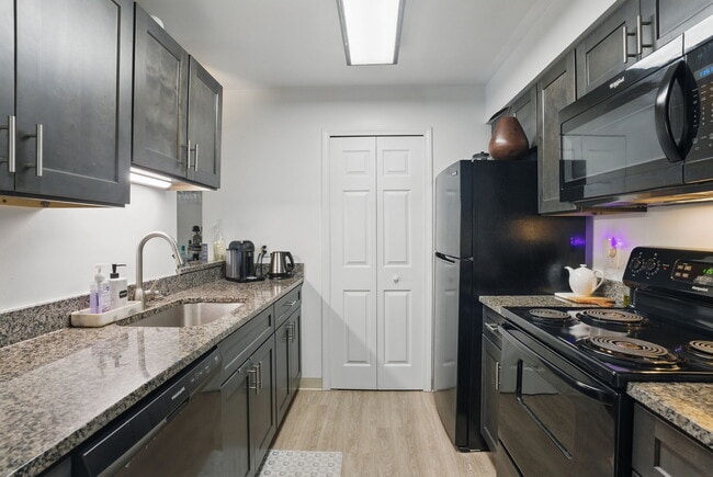 Building Photo - Clocktower Place Rental