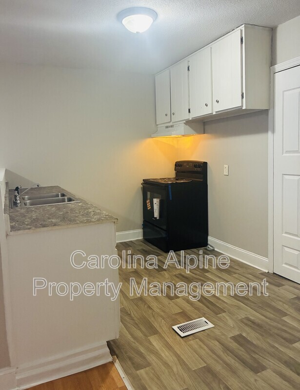 Photo - 807 Shaver St