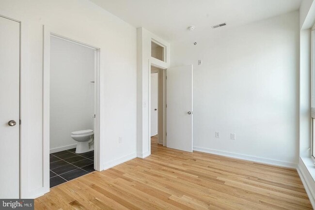 Photo - 1918 E Cumberland St Unit G