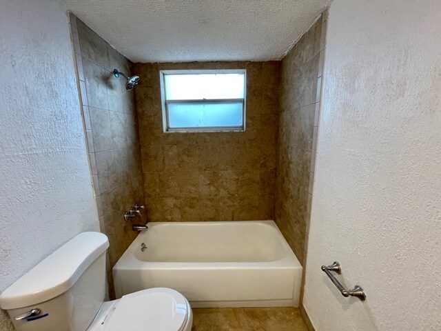 Photo - 1230 NE 139th St Unidad 306