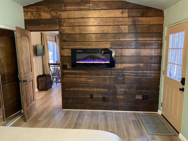 Photo - Doll House in the woods! - Pollock Pines $1375