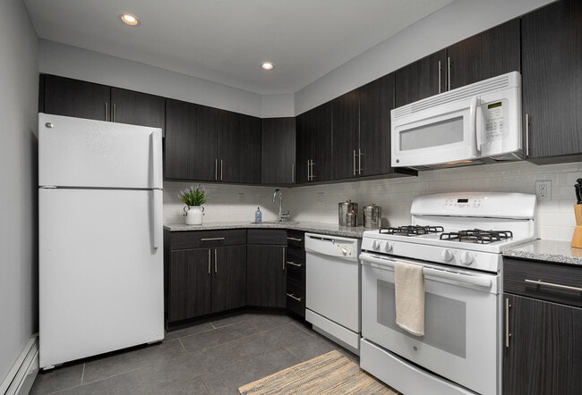 Photo - Donna Court Apartments