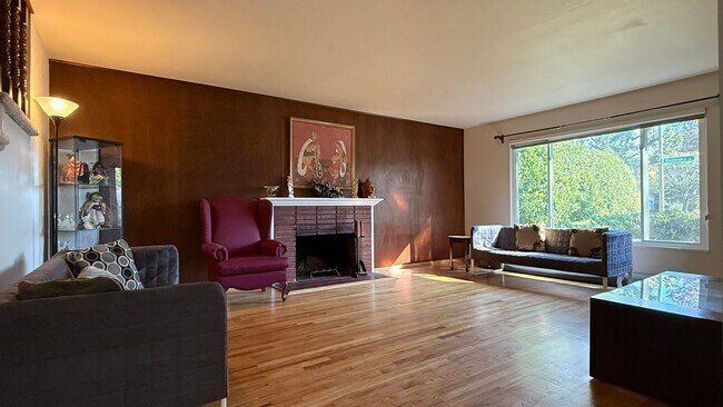 Photo - 6BD/3BA – Spacious West San Jose home near...