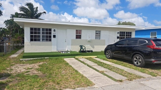 Building Photo - 2457 NW 35th St Unit B