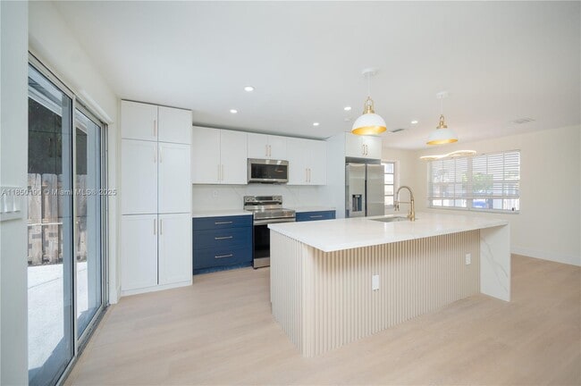 Photo - 3751 NE 17th Ave