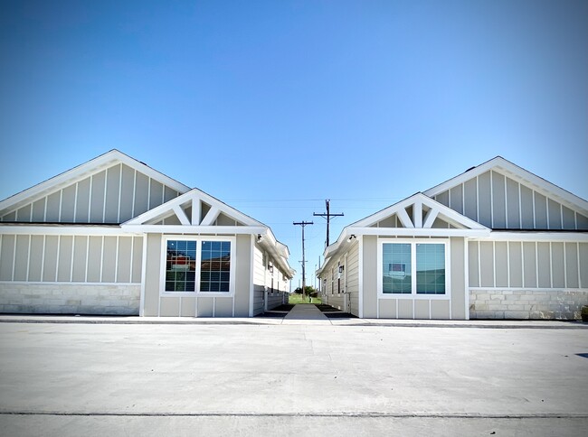 Photo - 2129 Multi National Unit A