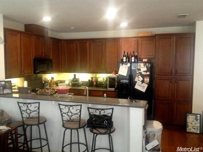 Photo - Adorable 2/2 Natomas Condo! PLEASE READ ENTIRE AD FOR VIEWINGS!!!!