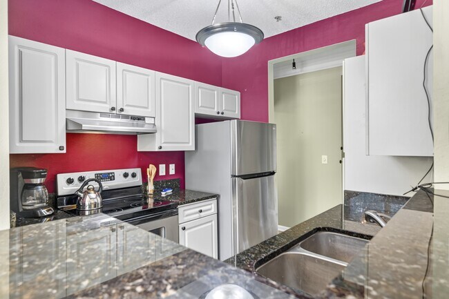 1811 Chatelain Way